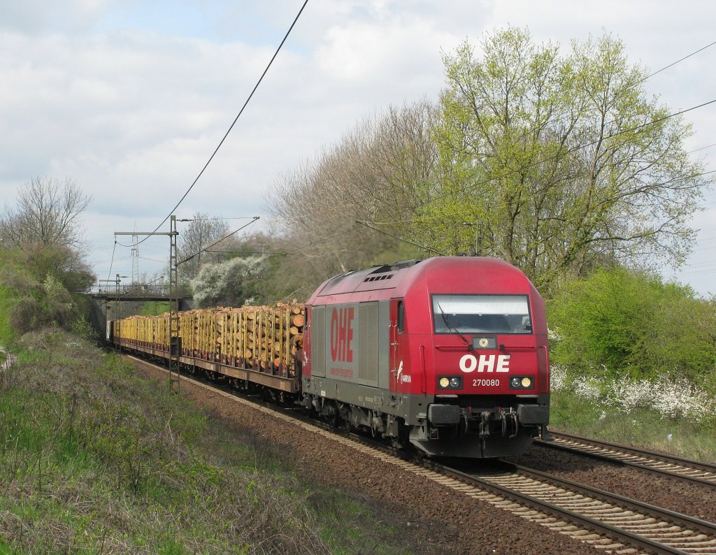 Bei leichtem Sonnenschein konnte der Eurorunner der OHE (270080 ) abgelichtet werden.
Aufgenommen am 22.04.2010.