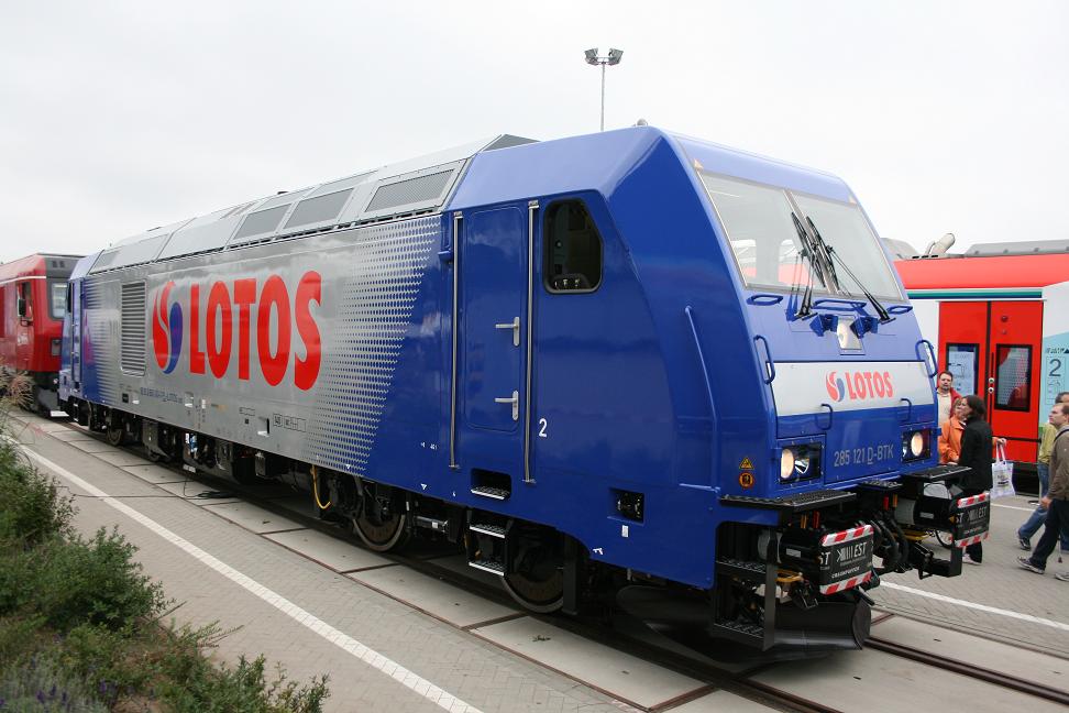 BR 285 121 mit Lotus Werbung auf der Innotrans 2010