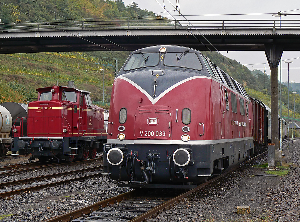 Bundesbahnfeeling pur in Linz(Rhein) V200 033 mit 260 109-4 am 16.10.2010