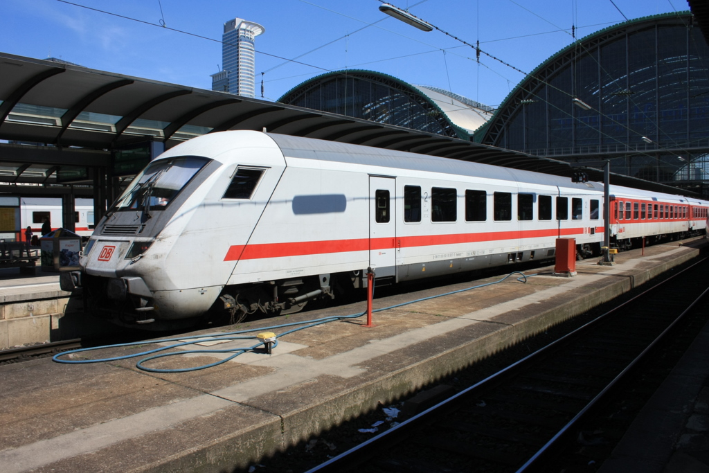 Da der ICE nach Wien erst in N�rnberg beginnen soll, starte Ersatzzug IC mit Nachtzugwagen im Frankfurter Hauptbahnhof am 22.05.2010