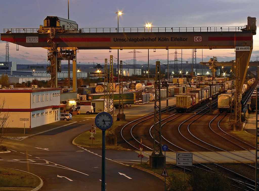 D�mmerung am Gbf K�ln Eifeltor , Nov.09
