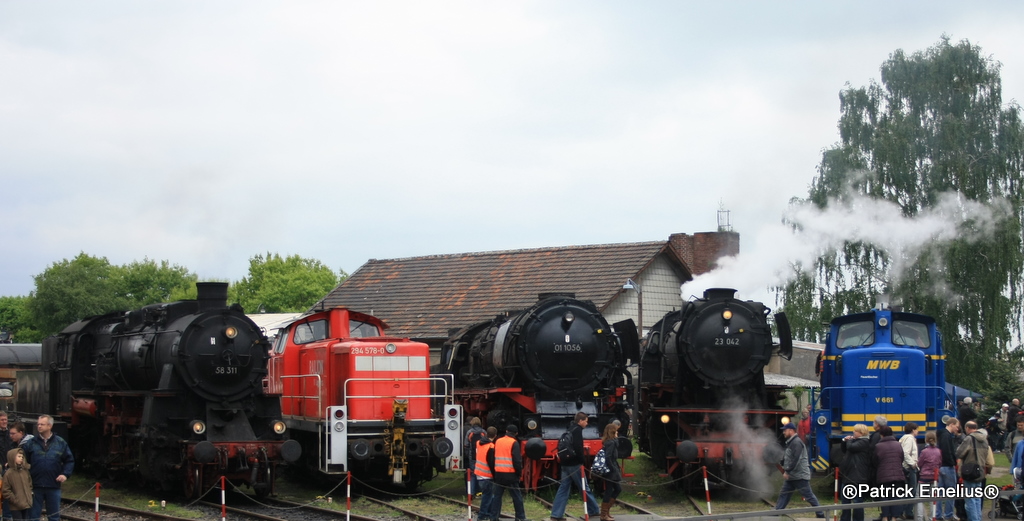 Dann machte ich ebenfalls am 13.05.2010 diese �bersichtsaufnahme �ber den ehemaligen Teil des Rundlokschuppens vom BW Damstadt-Kranichstein.