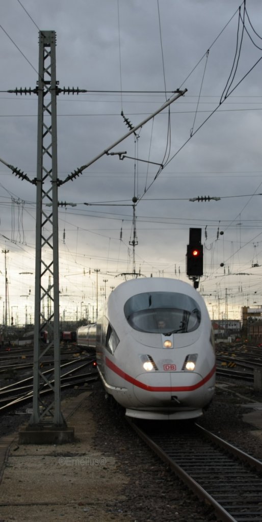 Das Foto wurde gerade mal ein viertel Stunde nach der 110er aufgenommen. Man sieht bereits den Regen auf ziehen.

Patrick E.