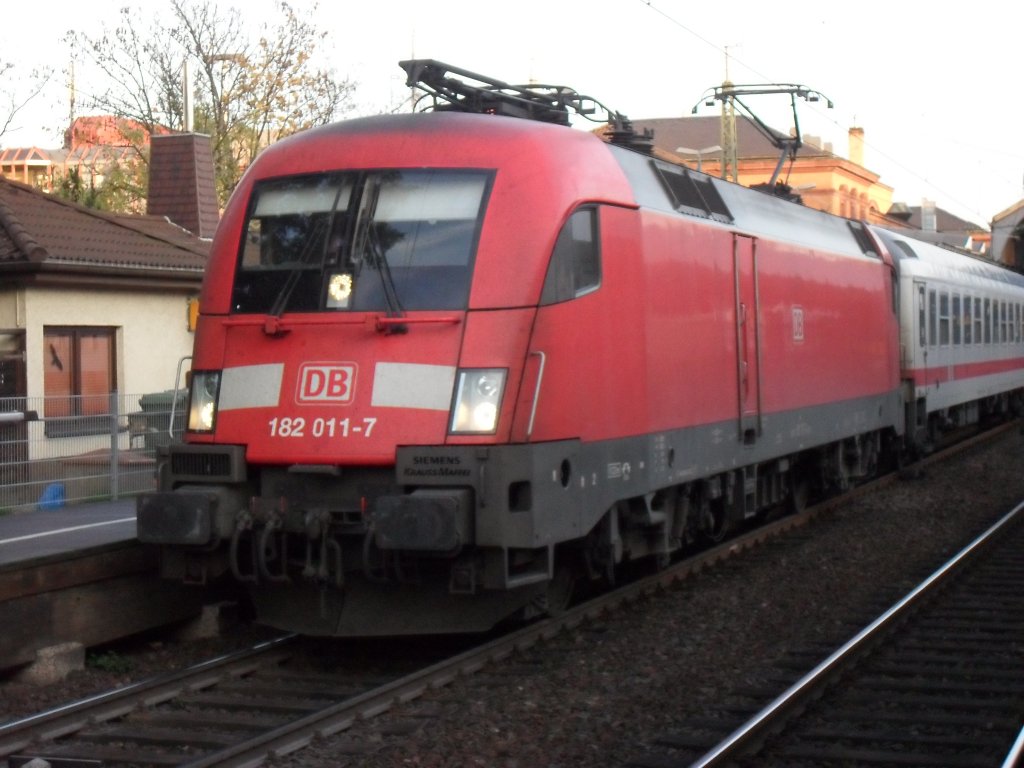 DB 182 011-7 in Bonn am 28.10.10