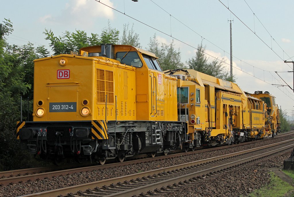 DB Netz 203 312-4 in Porz Wahn am 15.09.2011