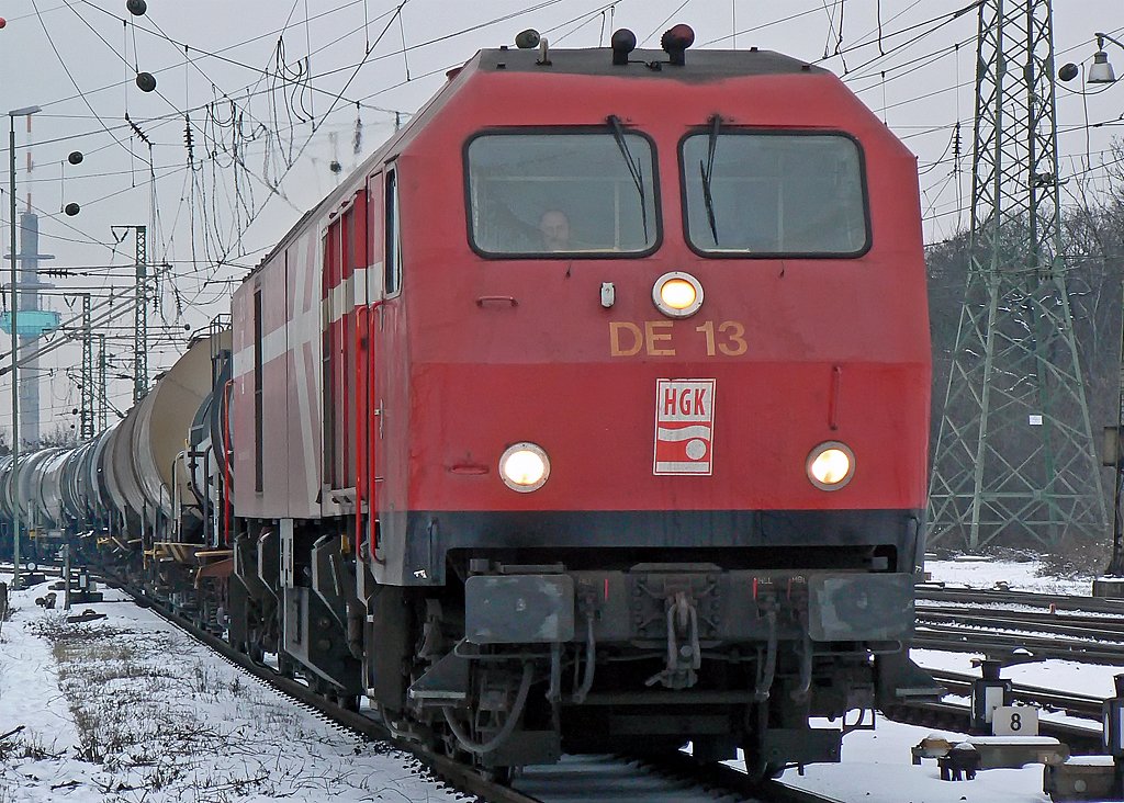 DE 13 der HGK bei der Einfahrt in den Gbf. K�ln Gremberg am 12.01.2010