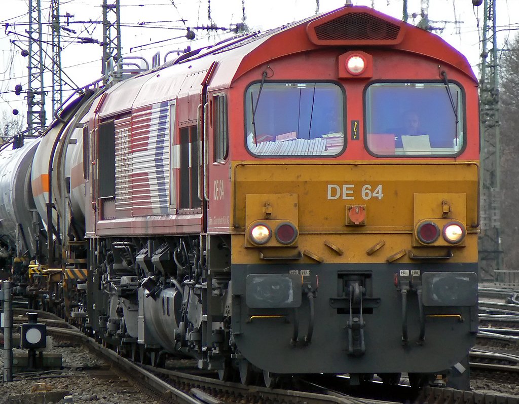 DE 64 der HGK bei der Einfahrt in Gremberg am 25.2.2010