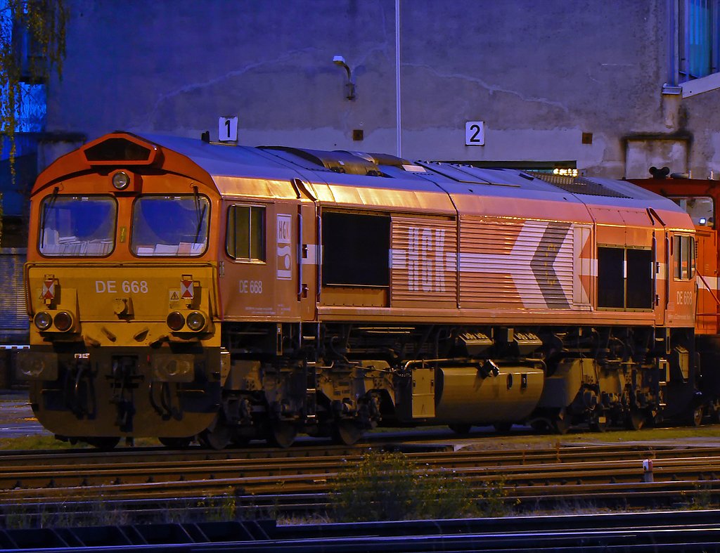 DE668 der HGK , abgestellt in BW in Br�hl Vochem im Nov. 09