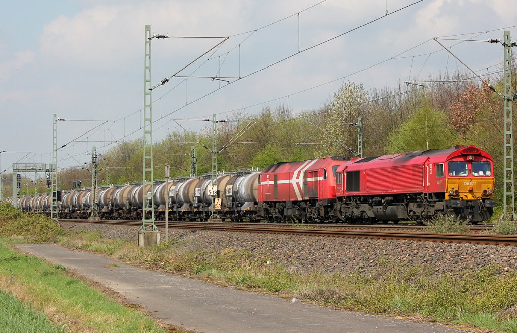 DE677 & DE13 der HGK mit dem Wasserglaszug in K�ln Stammheim am 13.04.2012