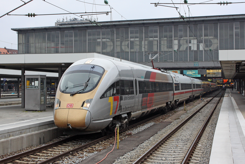 Der 175 Jahre Eisenbahn in Deutschland ICE 415 022 in M�nchen Hbf am 30,07,11