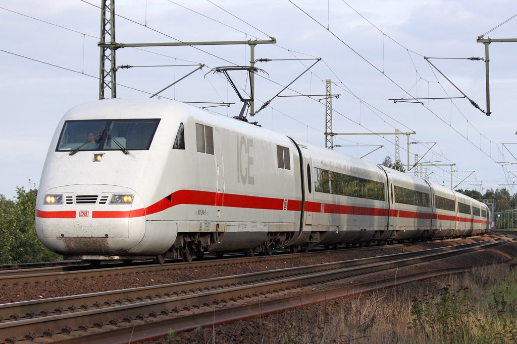 Der 401 014-8 in Ashausen, am 06,09,09 