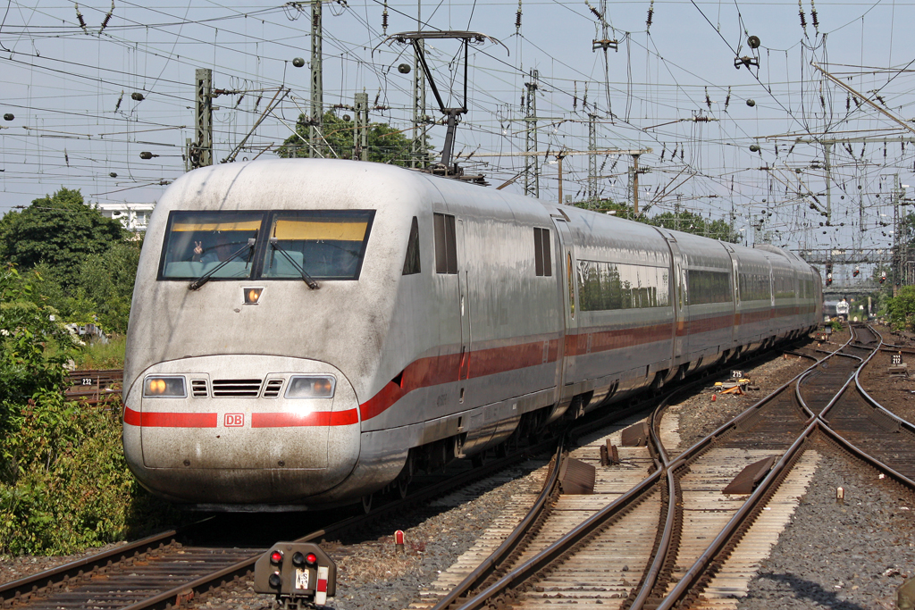 Der 401 503-8 in Dortmund Hbf am 14,06,10