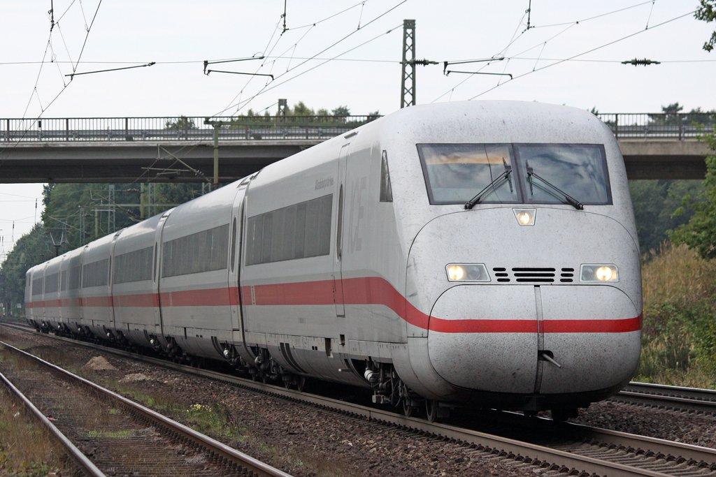 Der 402 036-8 in Radbruch am 09,09,09