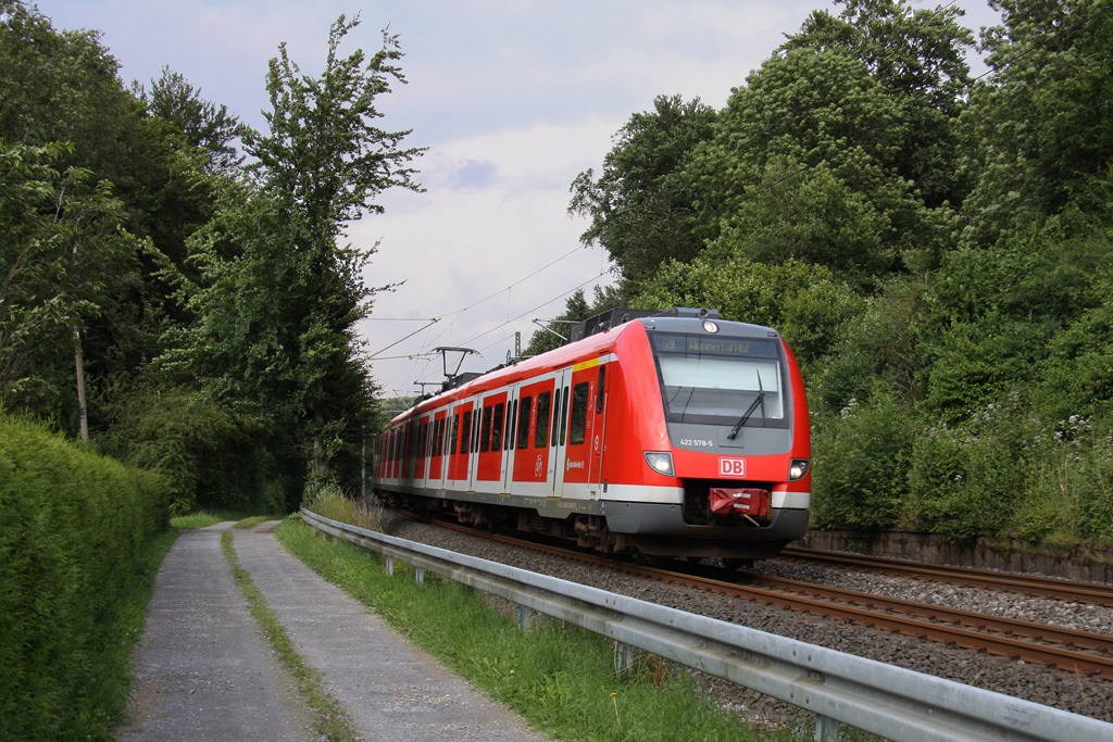 Der 422 578-5 / 422 078-6 in W�lfrath Oberd�ssel am 15,07,12