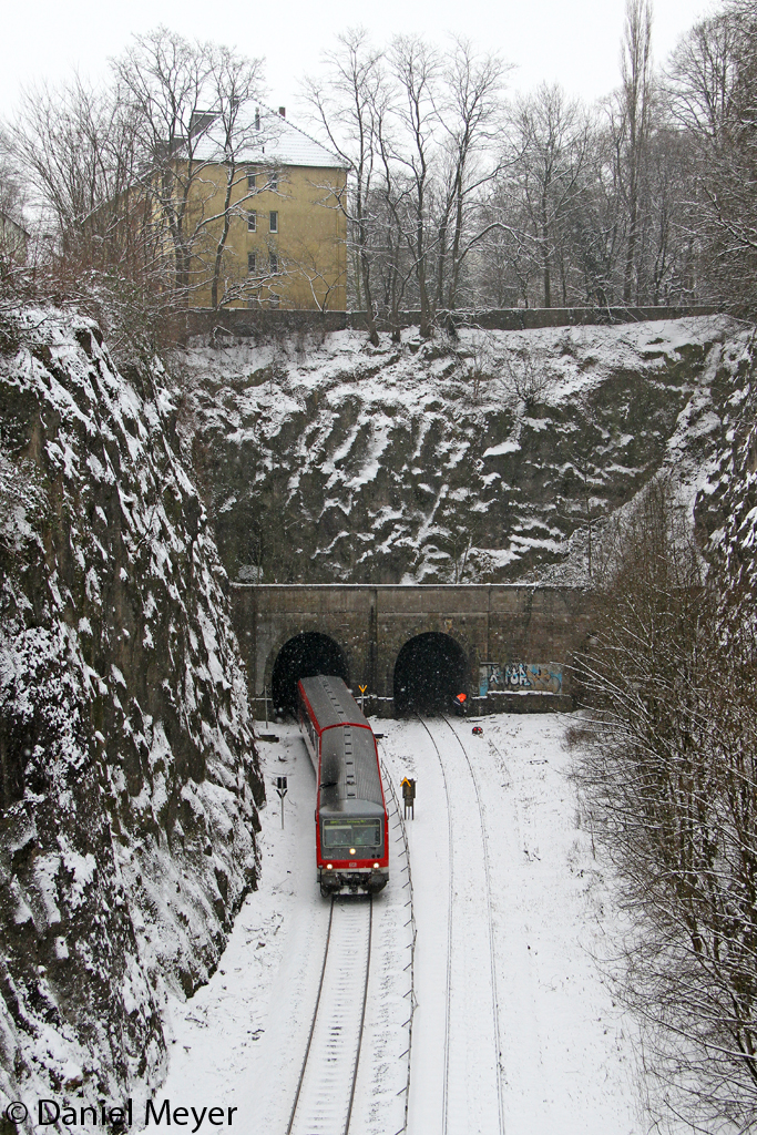 Der 628 509 als RB47 nach Solingen Hbf in Wuppertal-Rauenthal am 17,01,13
