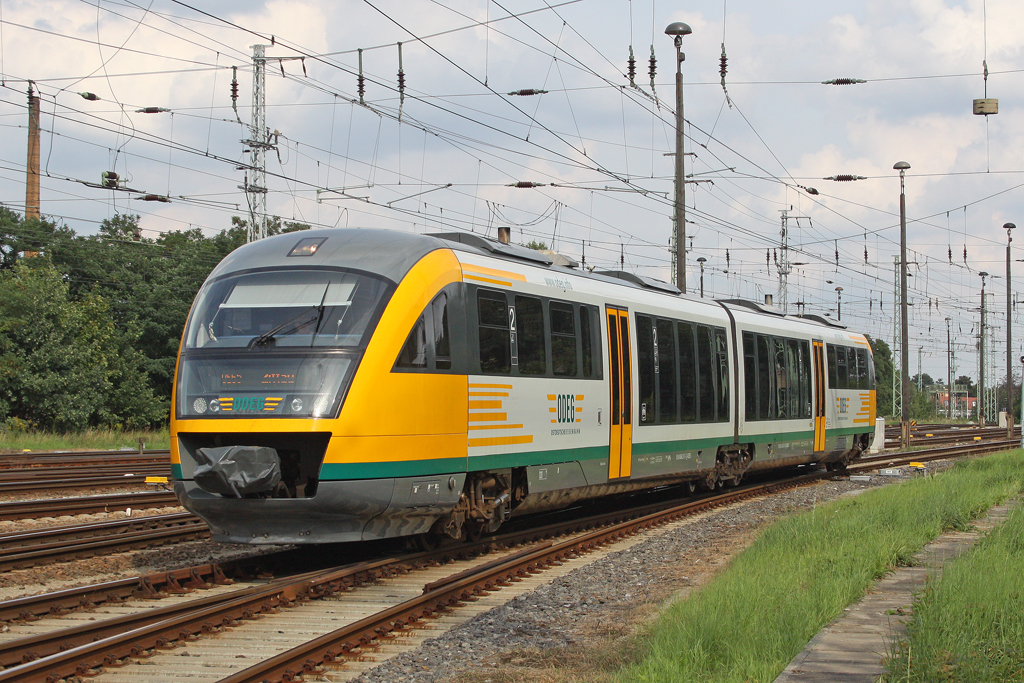Der 642 411-2 der ODEG in Cottbus Hbf am 17,08,11