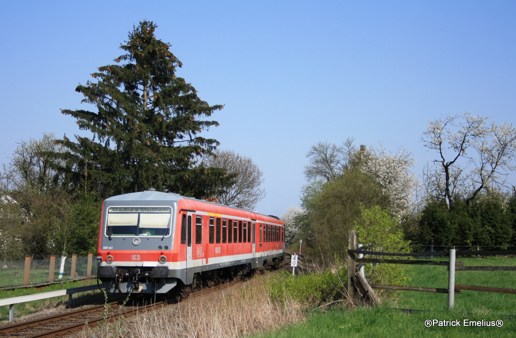 Der 928 447 f�hrt gleich in den L�ndlichen Bahnhof Bad Vilbel Gronau ein. Am 16.04.2010 