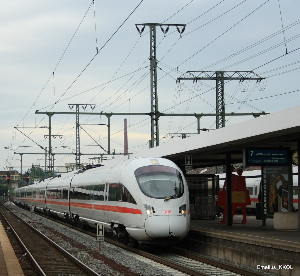 Der ICE 1545 f�hrt mit einem ICE 411T nach Dresden HBF und erreicht am 28.07.2010 den Fuldarer ZOB ein.