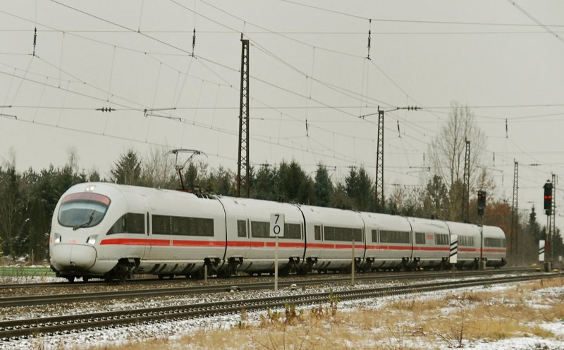 Der ICE-T, Oschatz, aufgenommen am 16.12.09, bei der Durchfahrt durch Gersthofen, Strecke Donauw�rth-Augsburg.