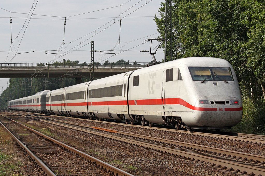 Der ICE1 401 553-3 in Radbruch am 09,09,09