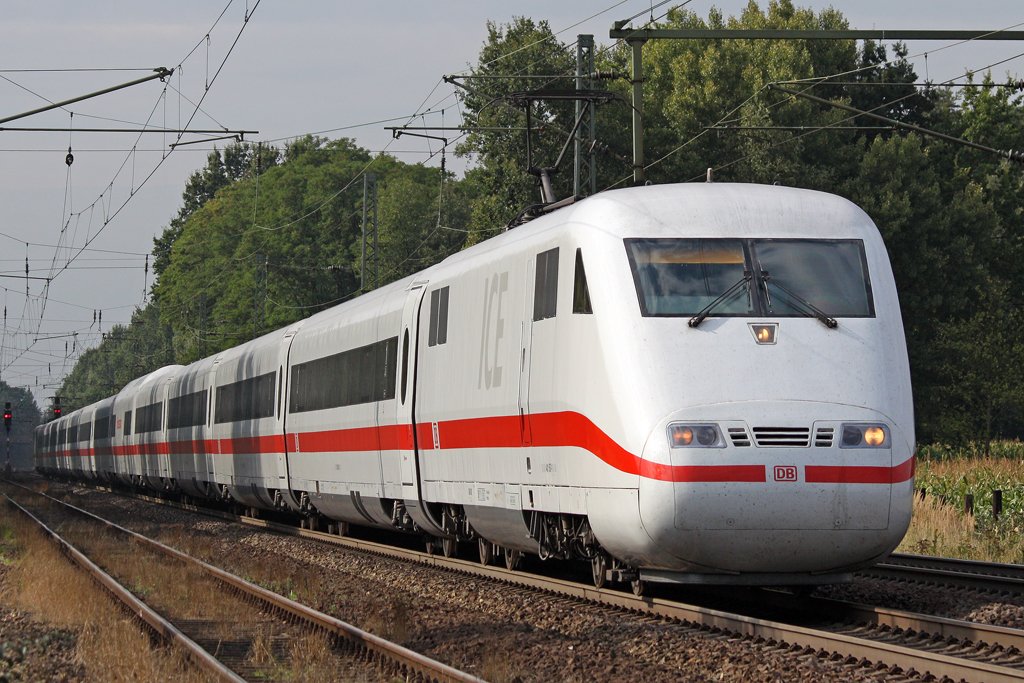 Der ICE1 401 557-4 in Radbruch am 09,09,09