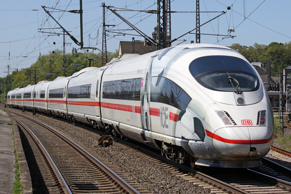 Der ICE3 403 012 in Wuppertal Vohwinkel am 23,05,10