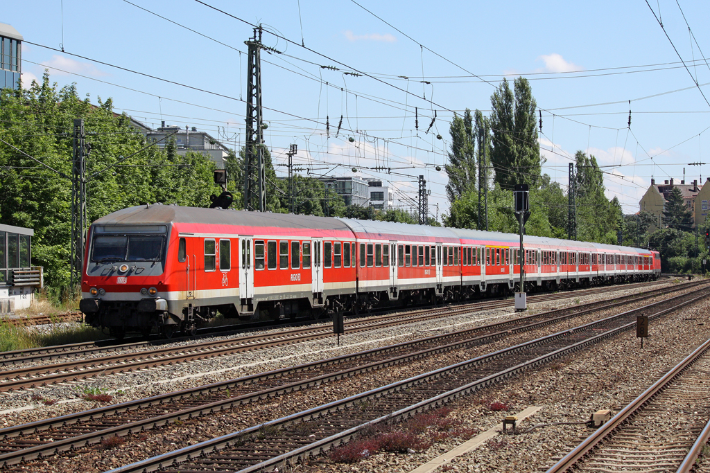 Der M�nchen-Salzburg Express in M�nchen Heimeranplatz am 31,07,10
