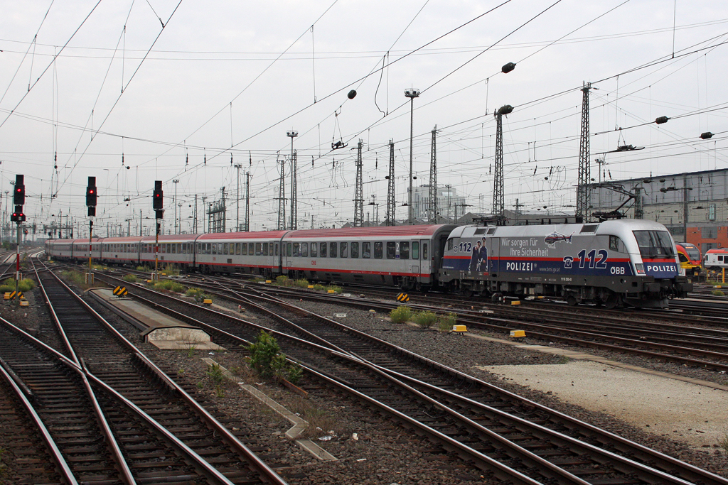Der �BB Polizei Taurus 1116 250 in Frankfurt am 22,08,11