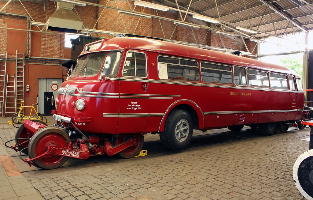 Der Schienen-Stra�enbus BS30 in Bochum Dahlhausen am 22.07.2011