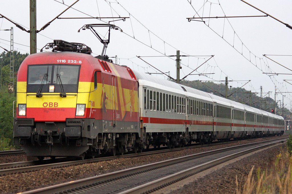 Der Spanien Taurus 1116 232-8 mit IC 2083 K�nigsee in Meckelfeld, am 07,09,09 