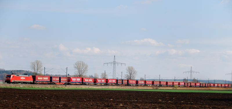 Der  Winner  vom 05.04.11, aufgenommen mal in ganzer L�nge, kurz vor Mindelaltheim, Strecke Augsburg-Ulm. Zuglok die 152 041-0.