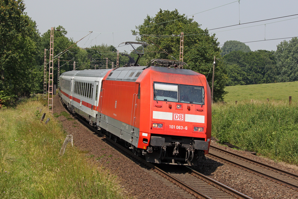 Die 101 063-6 in Gruiten am 23,06,10
