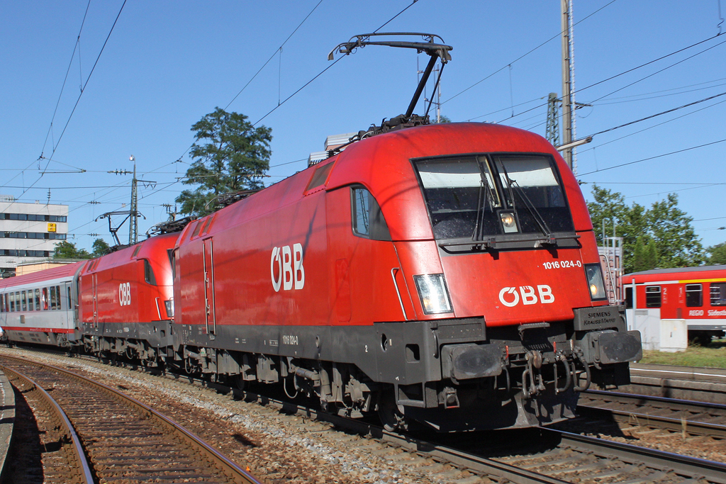 Die 1016 024-0 in Traunstein am 01,08,10
