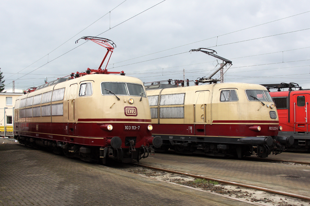 Die 103 113-7 und 103 222-6 beim BW Fest Osnabr�ck am 18,09,10