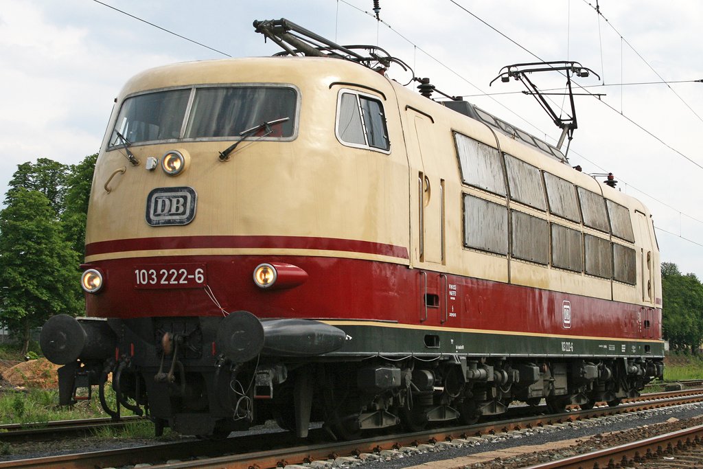 Die 103 222-6 in Opladen am 29,05,10