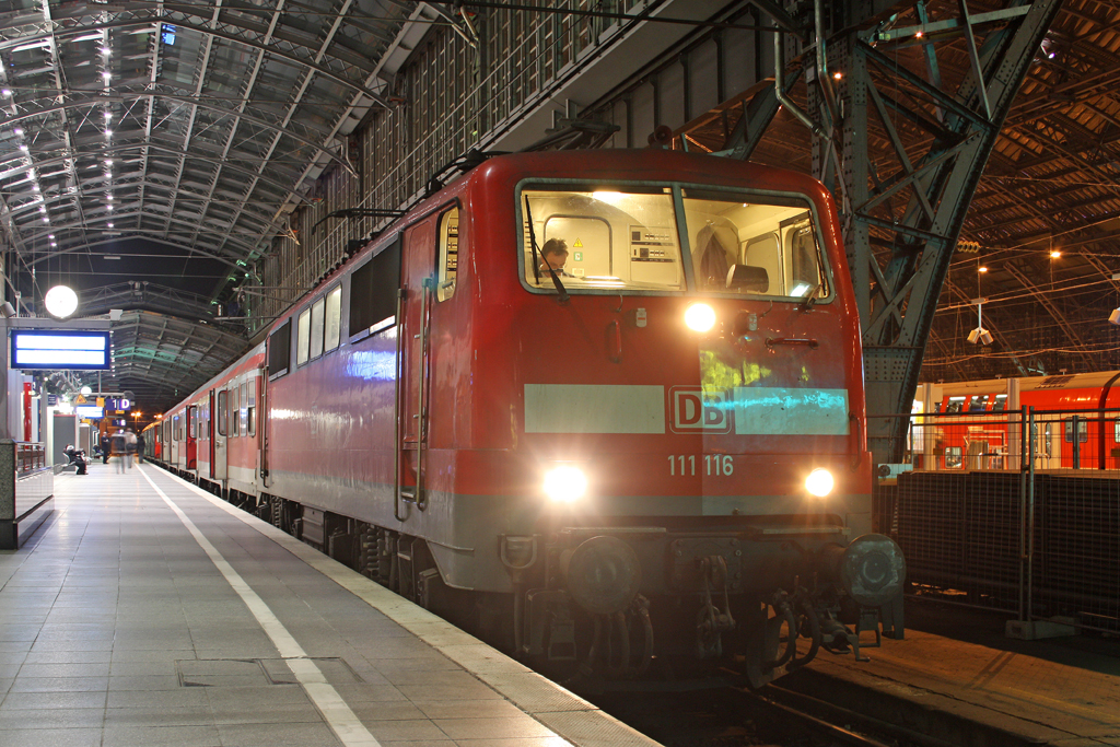 Die 111 116 als RB48 nach Wuppertal Hbf in K�ln Hbf am 06,03,12
