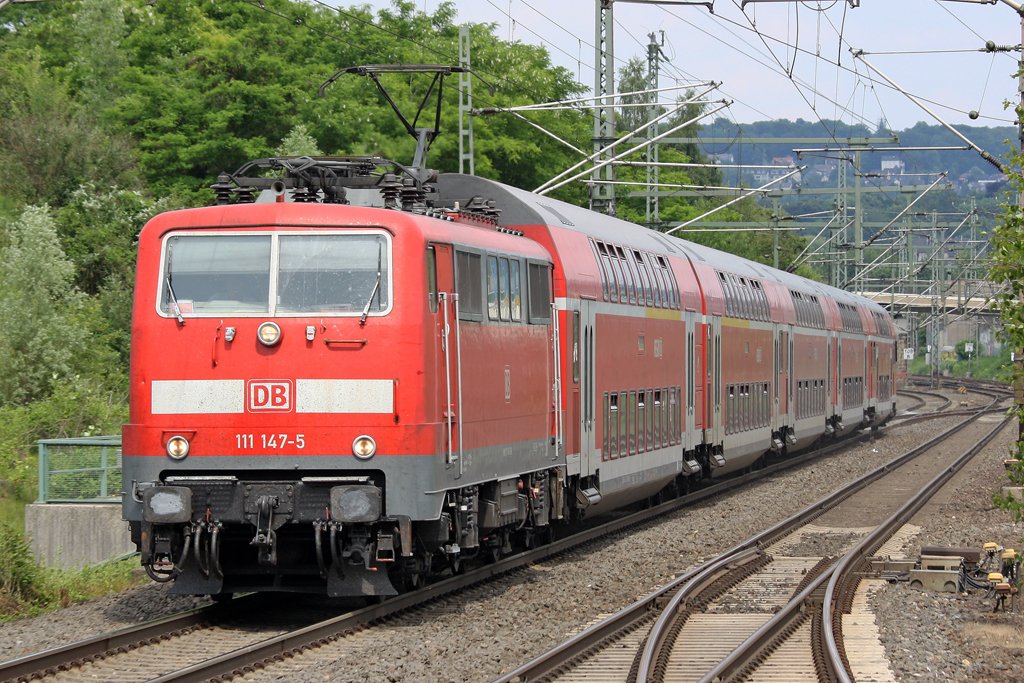 Die 111 147-5 in Wuppertal Vohwinkel am 06,06,10