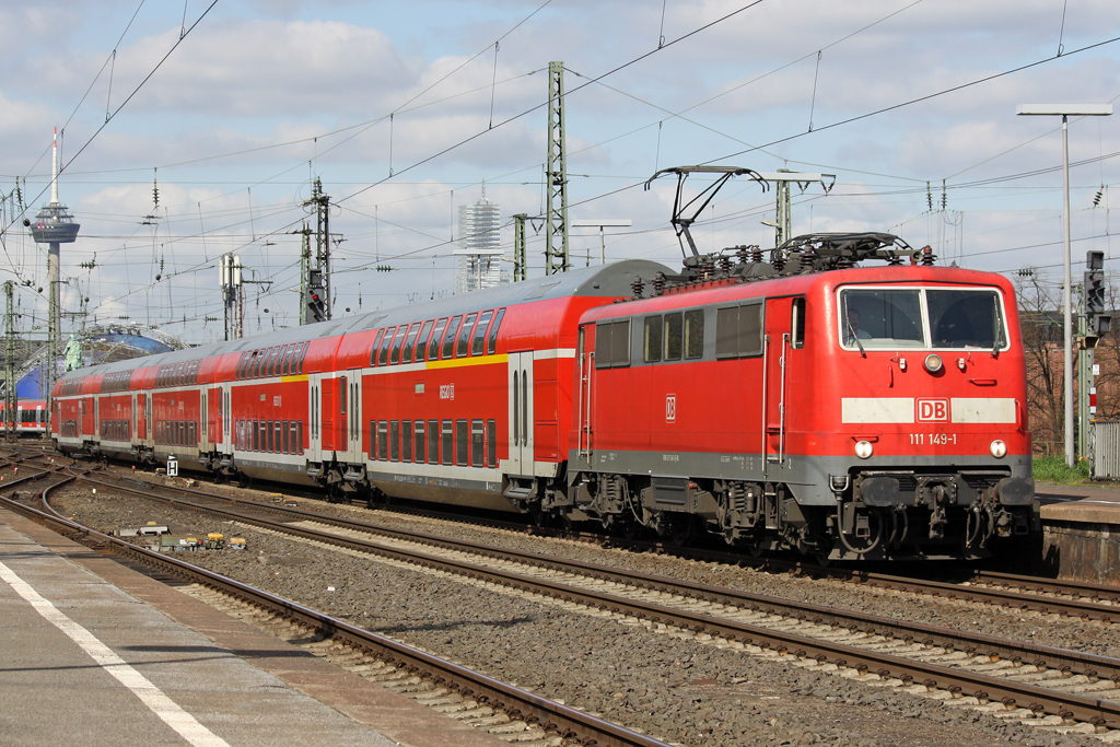 Die 111 149-1 in K�ln Deutz am 10,04,10