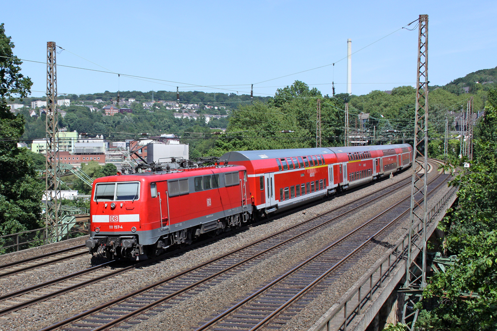 Die 111 157-4 in Wuppertal Vohwinkel am 16,06,10