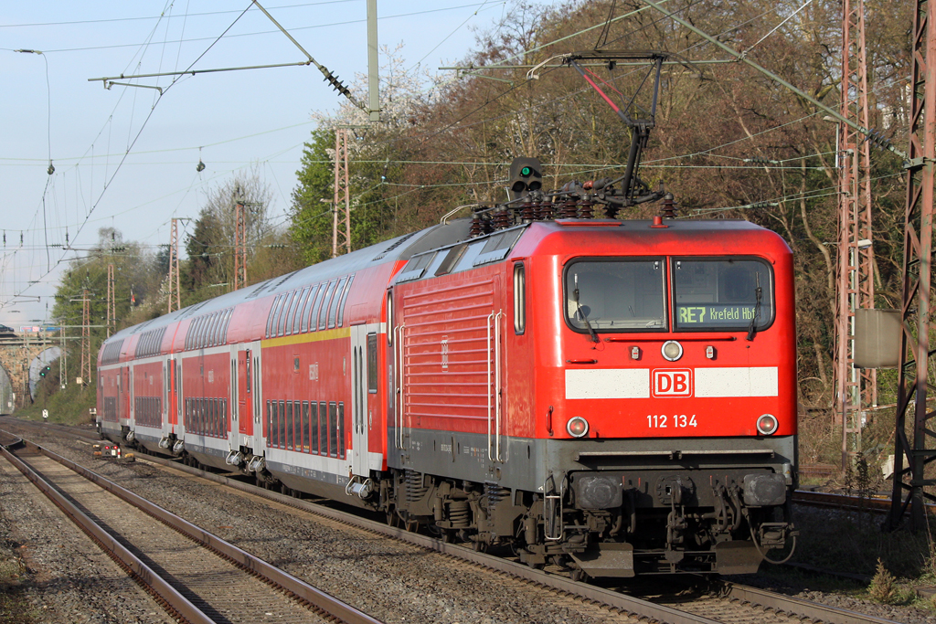 Die 112 134 in Wuppertal Vohwinkel am 22,04,10