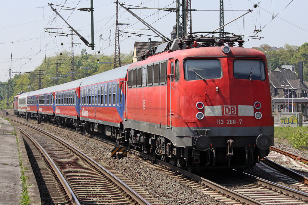 Die 113 268-7 am IC 2862 in Wuppertal Vohwinkel am 22,05,10