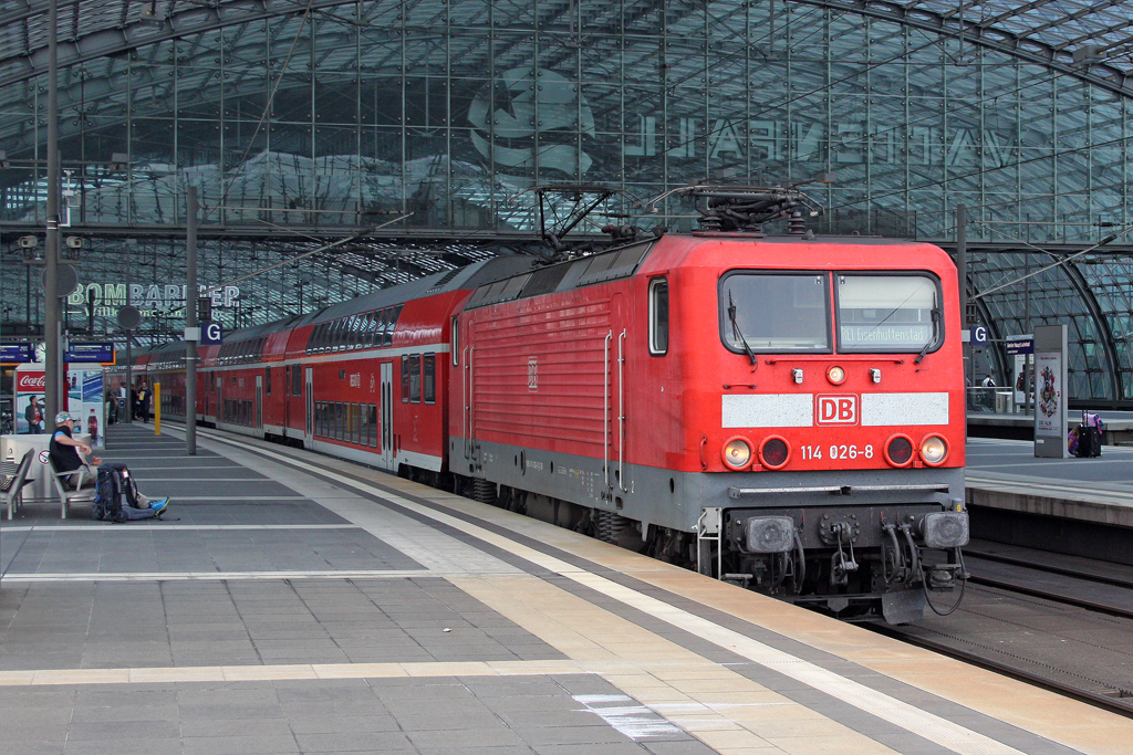 Die 114 026-8 in Berlin Hbf am 19,08,11