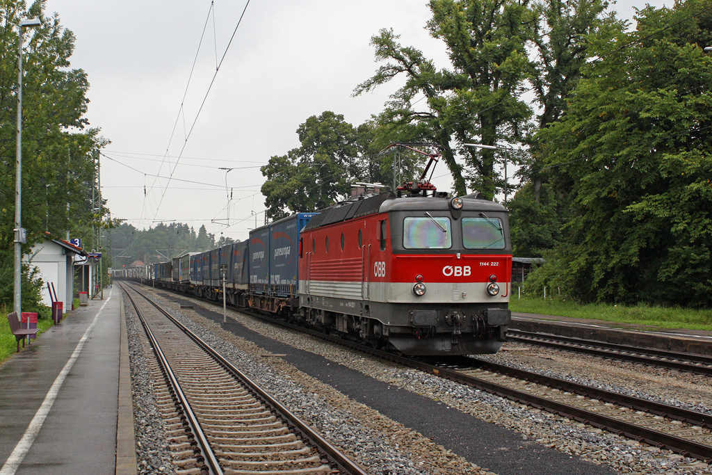 Die 1144 222 in A�ling (Oberbay) am 30,07,11 