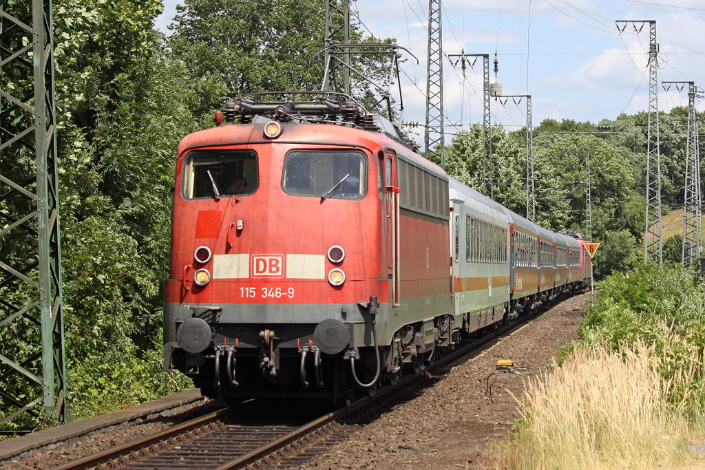 Die 115 346-9 mit IC 2862 in K�ln West am 15,07,10
