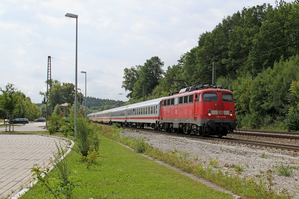 Die 115 459-0 in A�ling (Oberbay) am 04,08,12
