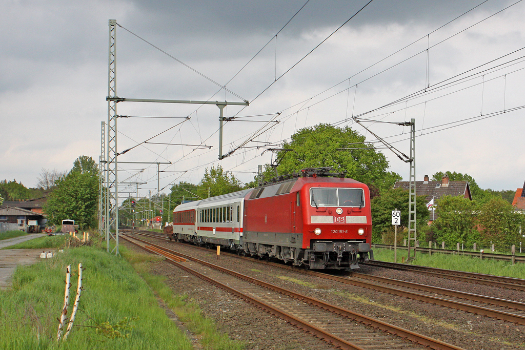 Die 120 151-6 in Brokstedt am 15,05,12