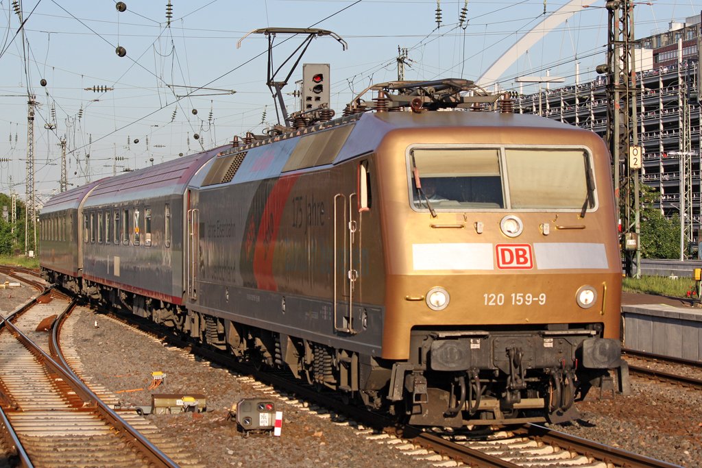 Die 120 159-9 mit EN 421 in K�ln Deutz am 04,06,10