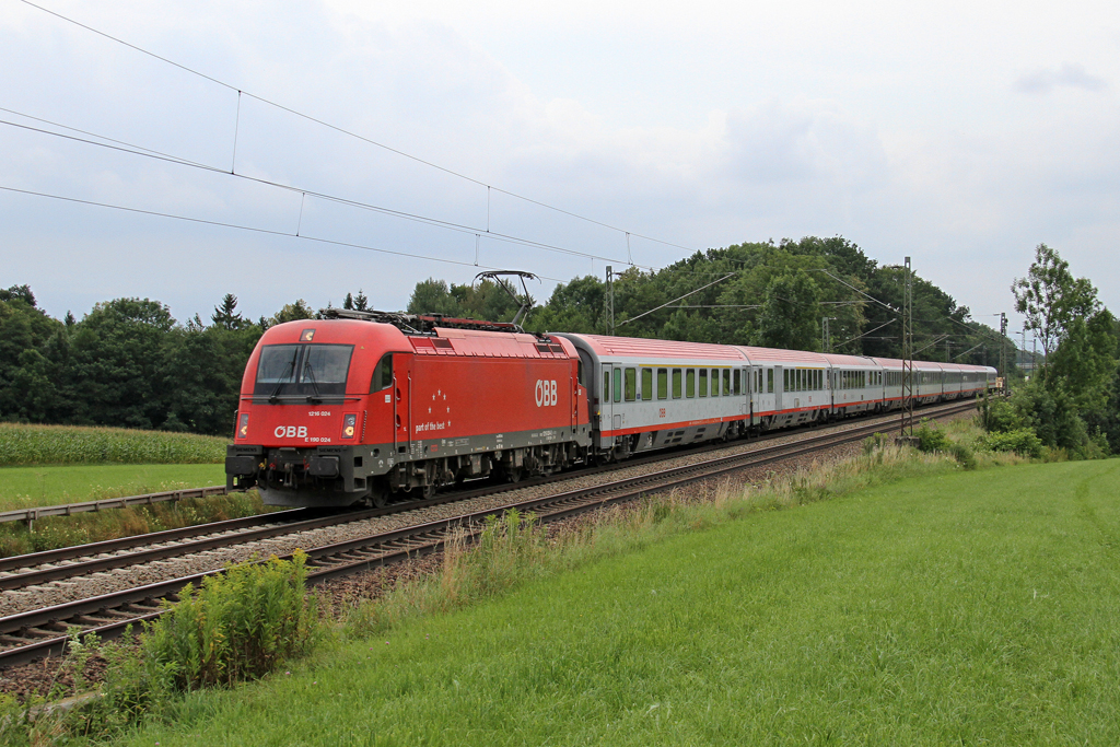 Die 1216 024 bei Gro�karolinenfeld am 04,08,12