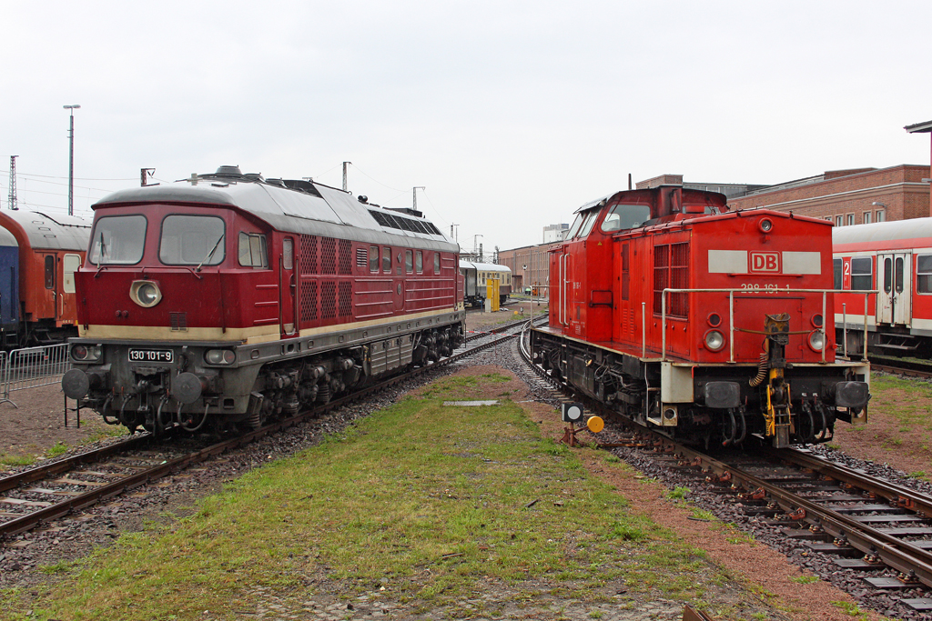 Die 130 101-9 und 298 161-1  beim Sommerfest im DB Museum Halle (Saale) am 02,07,11