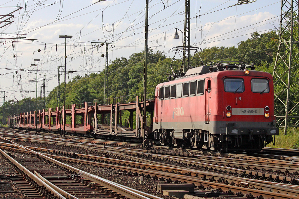 Die 140 450-8 in Gremberg am 16,07,10